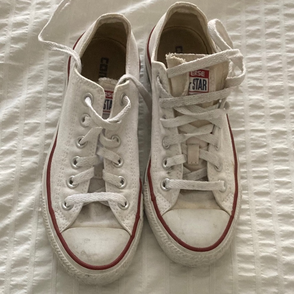 Converse white runners size 8